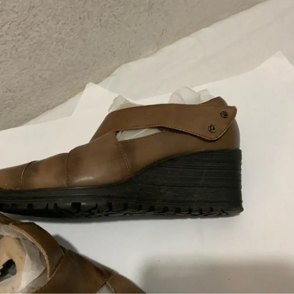 Earth Spendrift Women' Wedge Shoes Size 9.5 B Cinnamon Brown Hook & Loop Closure